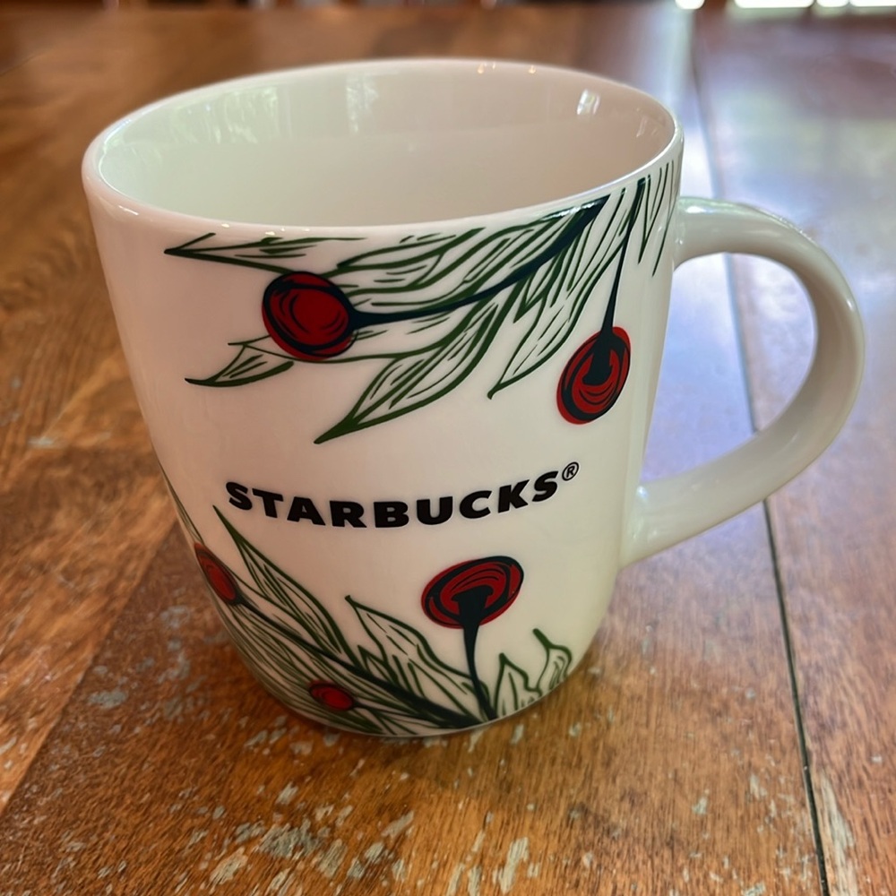 Starbucks 2020 12 ounce ceramic mug with leaves/berries